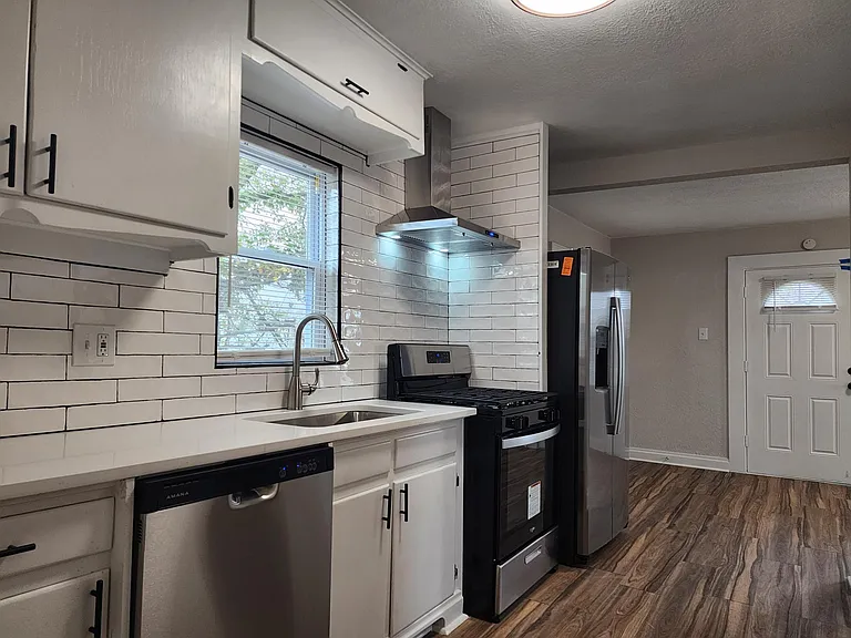 4903 NE Vivion Rd — Photo 8