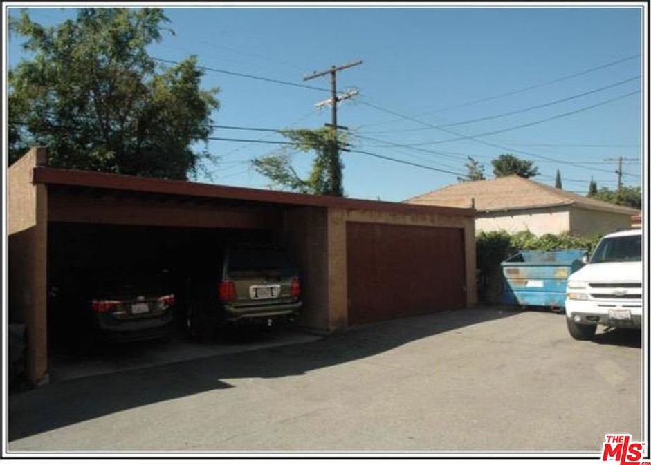 2nd image of 1626 W 104th St