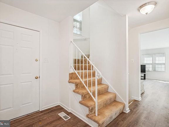 2nd image of 9937 Longford Ct