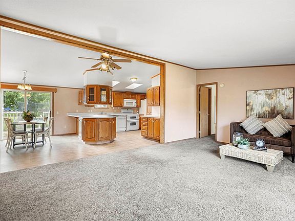 4th image of W9688 Erdine Ln