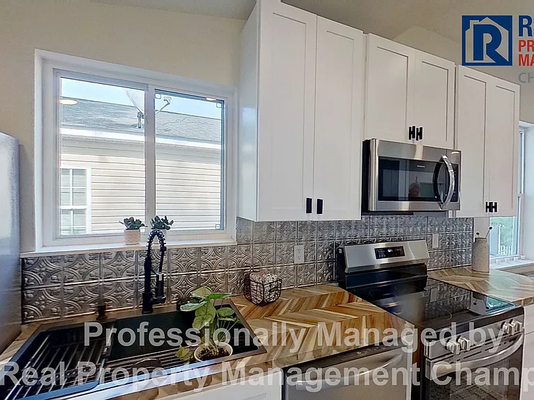 1109 Dock St — Photo 8