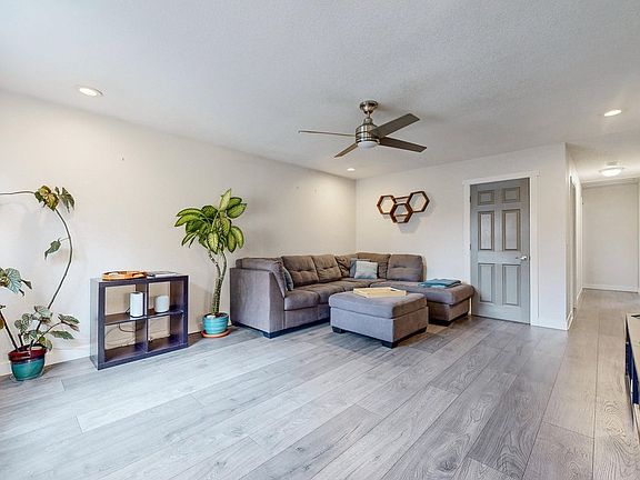 3rd image of 412 10th St