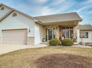 3304 E Fallcreek Ln, Appleton, WI 54913