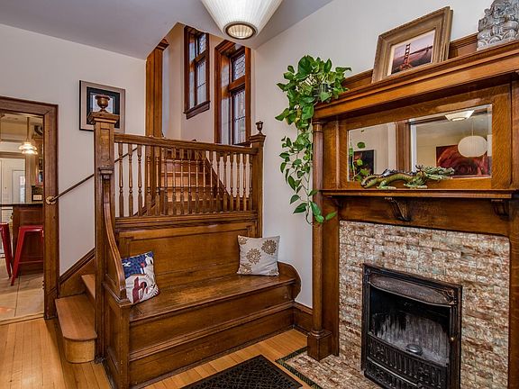 5th image of 1147 N Vine St