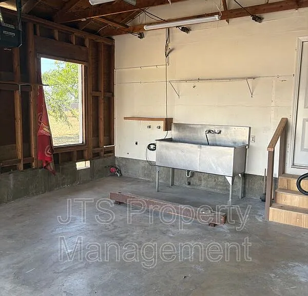 2440 Central Ave #B — Photo 17