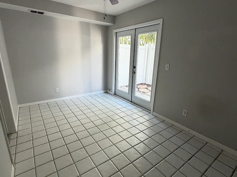 502 S Willow Ave #6 — Photo 17