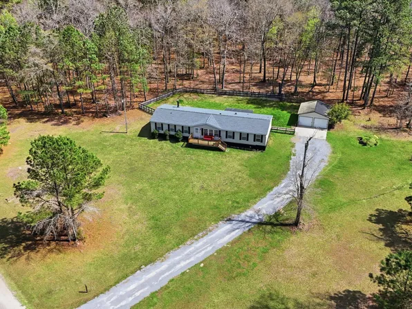 151 Della Ln, Dorchester, SC 29437