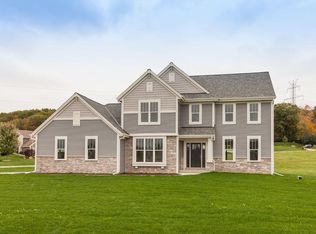 W220S3931 Crestview Ct, Town Of Waukesha, WI 53189