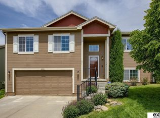 16918 Browne St, Omaha, NE 68116