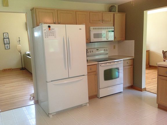 4th image of 1025 Rose Blvd