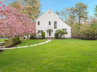 118 Two Holes Water Rd, East Hampton, NY 11937