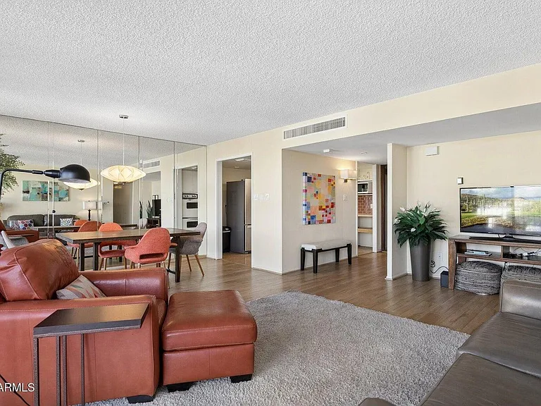2323 N Central Ave #205 — Photo 7