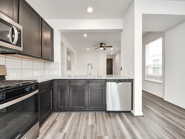 22830 Brisbee Ln — Photo 11