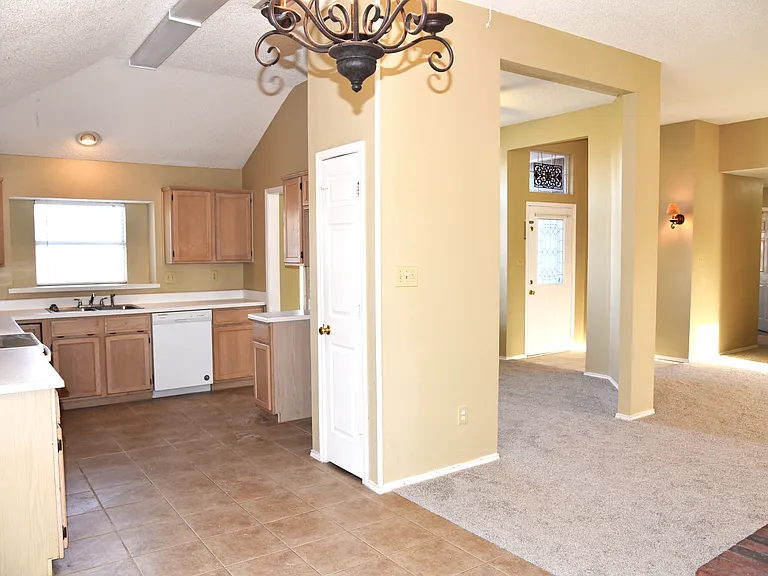 7025 Blalock Dr — Photo 7
