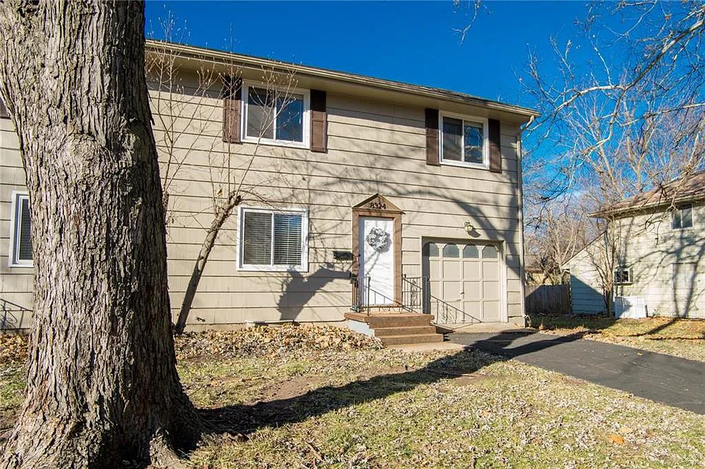 8324 Hemlock St — Photo 3