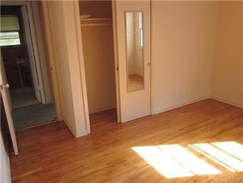 5th image of 8149 Flora Ave