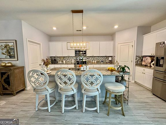 5th image of 79 Blue River Ct