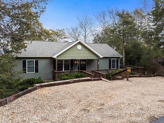 3rd image of 196 Magnolia Ct