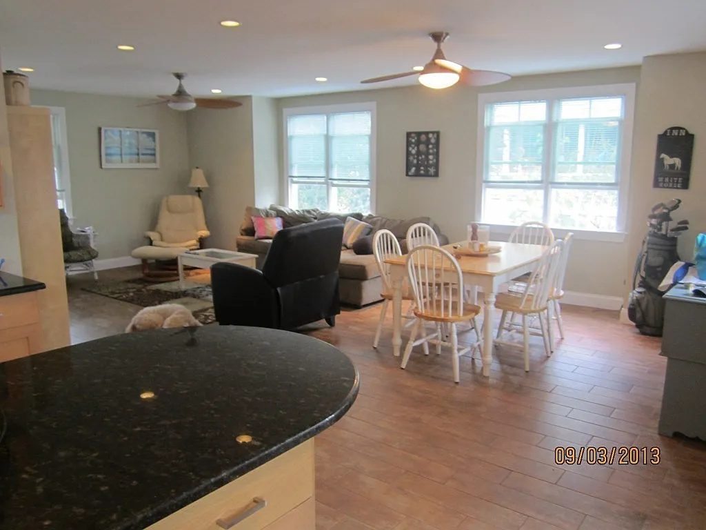 3 bed, 2.0 bath, 1478 sqft, $2,800 — Photo 4