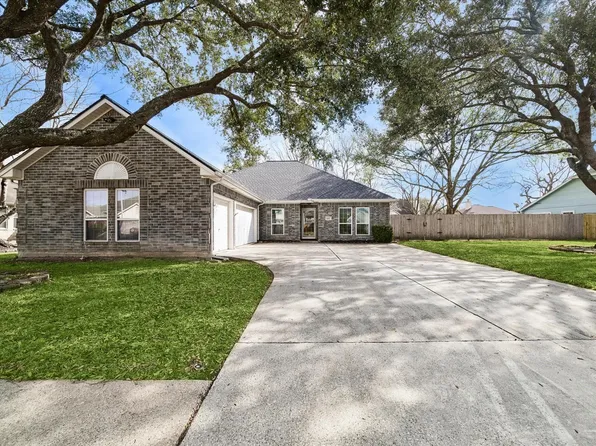 806 Charles Pl, Baytown, TX 77521