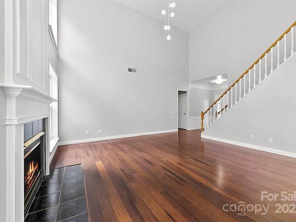 5th image of 5941 Heartwood Ct