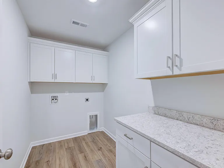 151 Brockway Dr — Photo 32