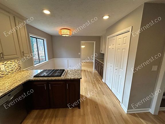 5th image of 250 Trailmore Ct
