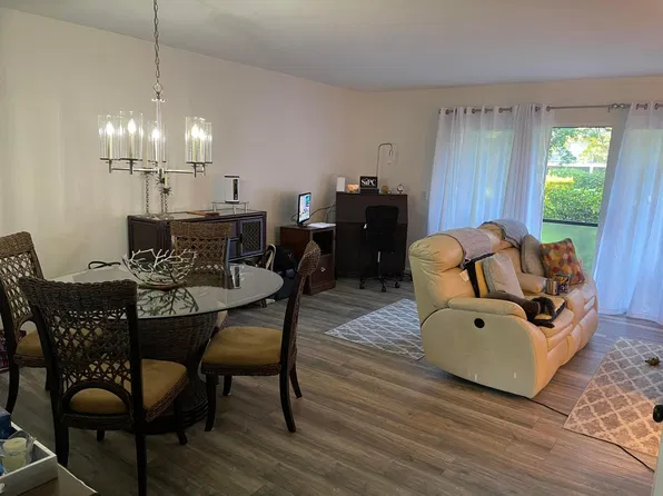 18400 SE Wood Haven Lane #M, Jupiter, FL 33469