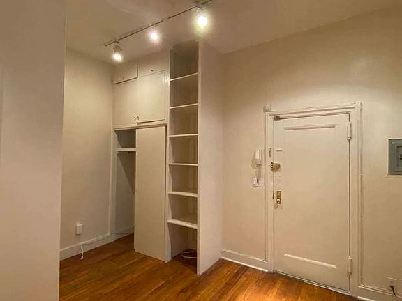 4th image of 57 5th Ave APT 2