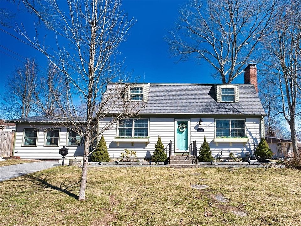 1st image of 74 Domingos St