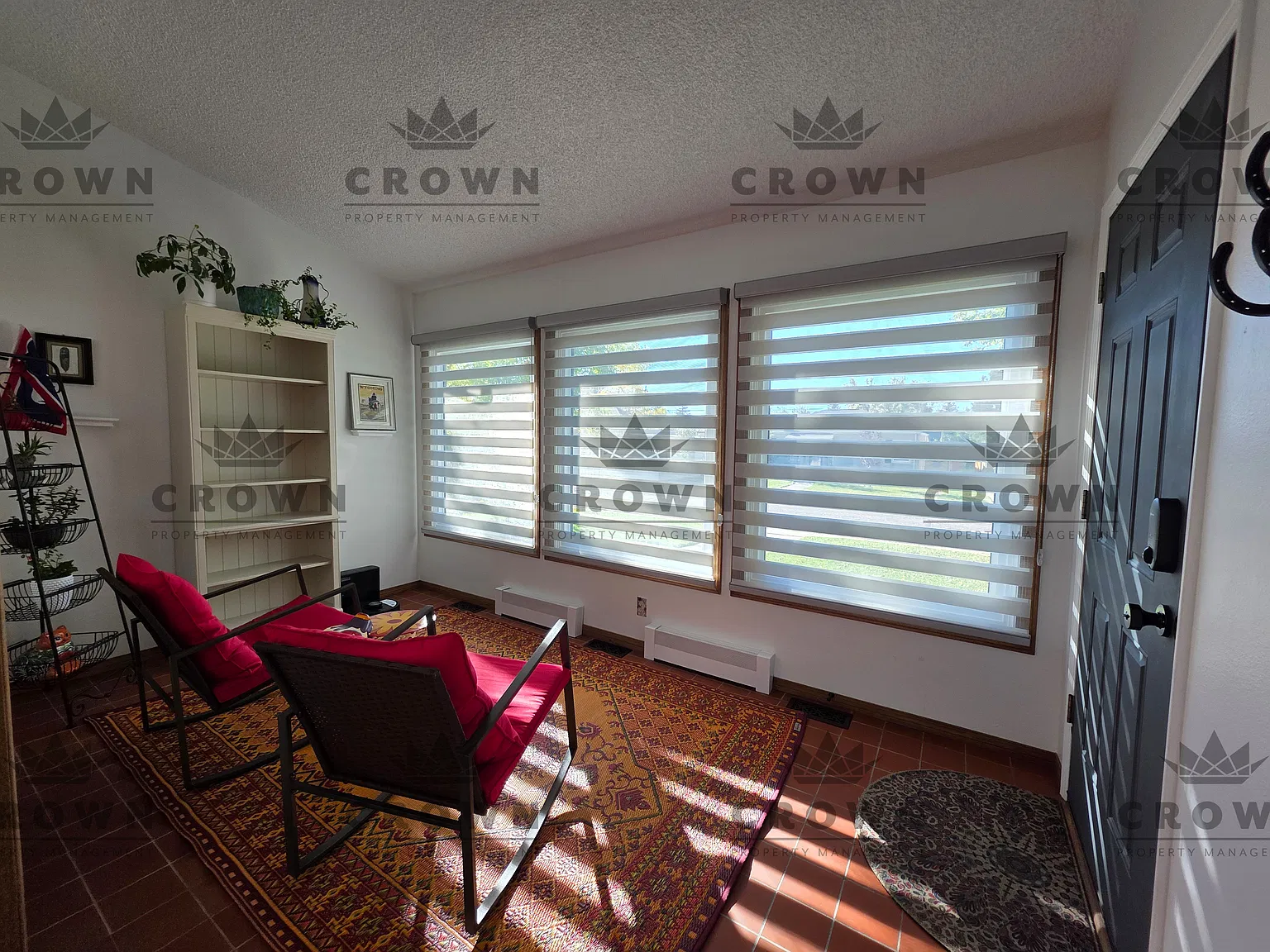 3 bed, 2243 sqft, $2,595 — Photo 2