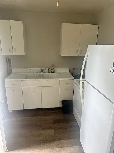 2nd image of 1711 E 28th St #B