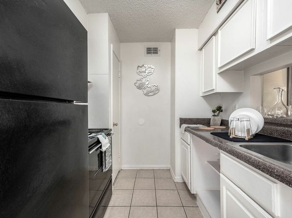La Serena Apartments | 4343 S Shaver St, Pasadena, TX