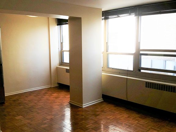 2nd image of 3950 N Lake Shore Dr APT 201