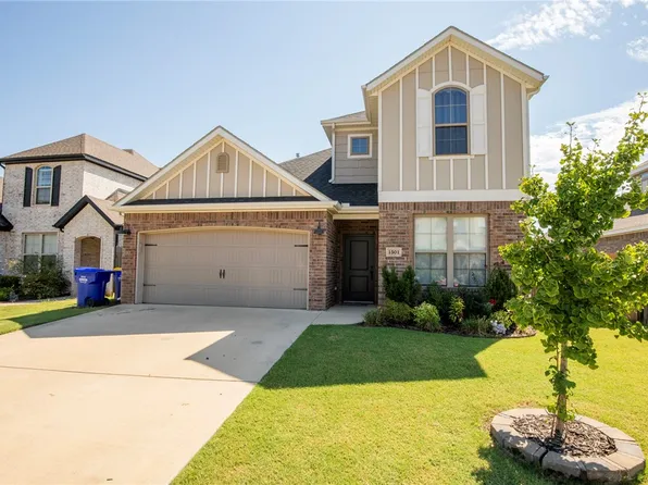 1501 Park St, Lowell, AR 72745