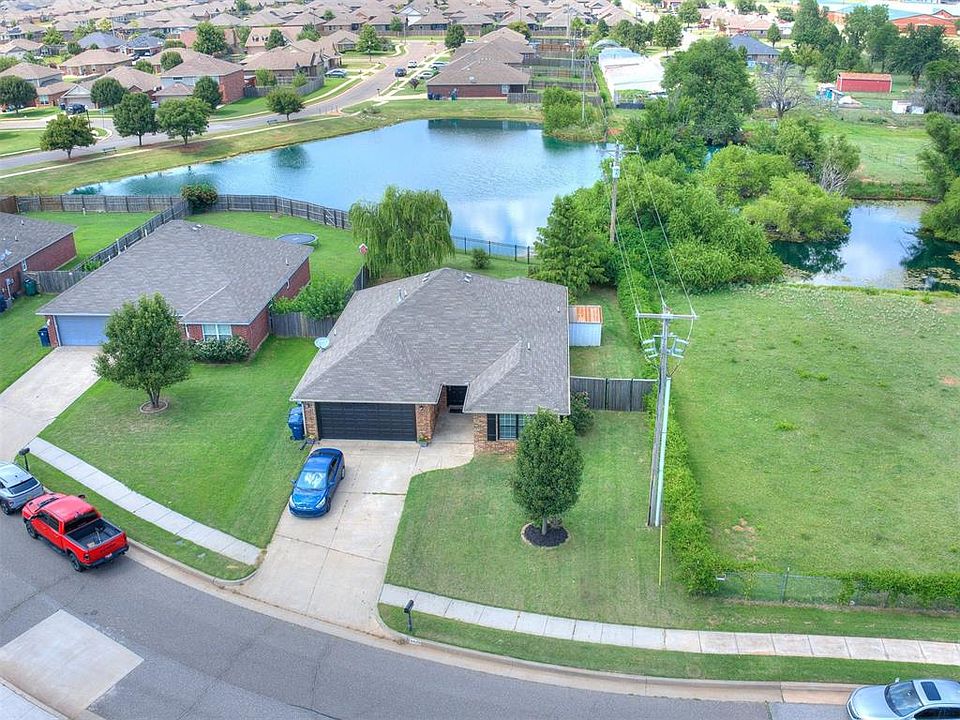 1st image of 8405 SW 46th Pl