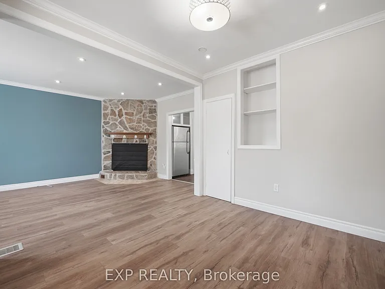 1052 Alexandra Ave — Photo 7