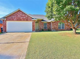 11708 SW 7th St, Yukon, OK 73099