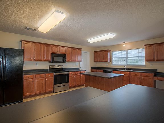 2nd image of 10168 Lake Forest Dr