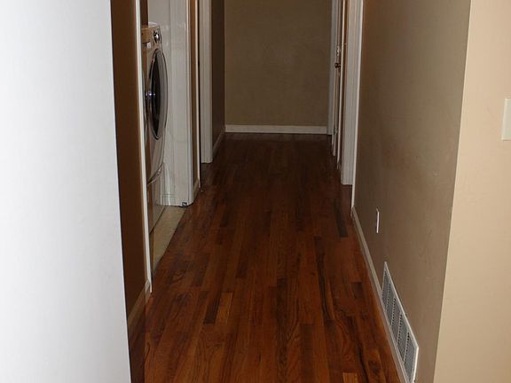 4th image of 3001 Bell Ct