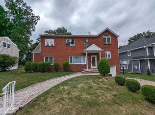 570 Maitland Ave, Teaneck, NJ 07666