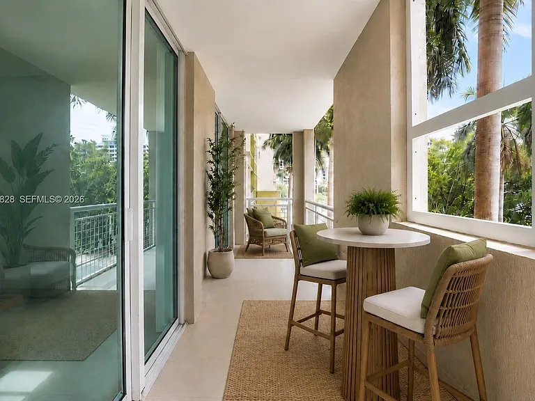 2000 N Bayshore Dr #211 — Photo 3