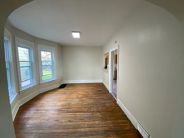 3 bed, 1150 sqft, $1,450 — Photo 2