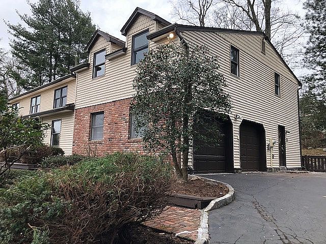 2nd image of 38 Newport Dr