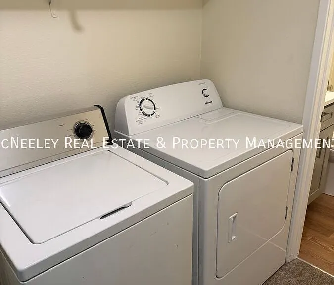 9745 SW Lookout Ter #C — Photo 8