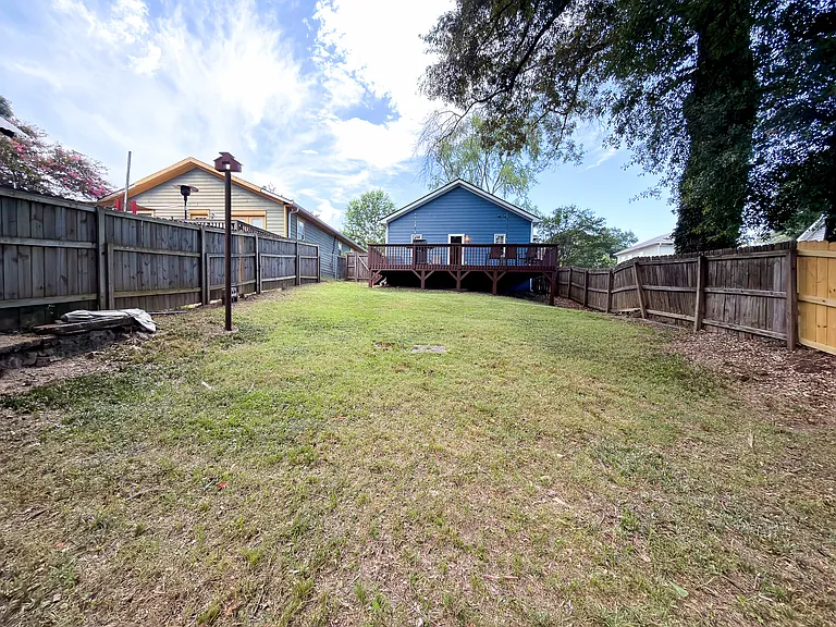 1045 Boulevard Dr SE — Photo 17