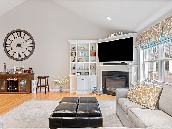2nd image of 45 Clubhouse Dr #45