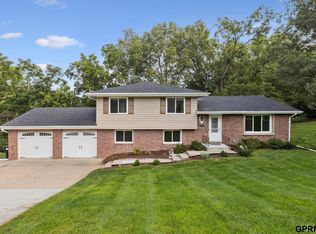 9334 Spring St, Omaha, NE 68124