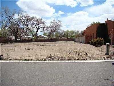 4th image of 3304 Calle Facio NW