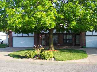 8711 Lakeland Cir, Wichita, KS 67207